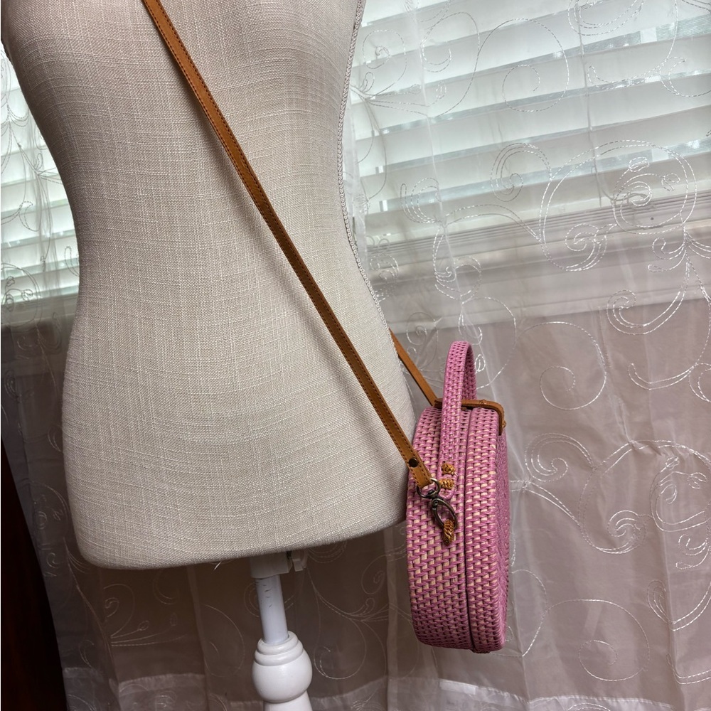 Atabali Rattan Vegan Round Crossbody Purse - Picture 5 of 15